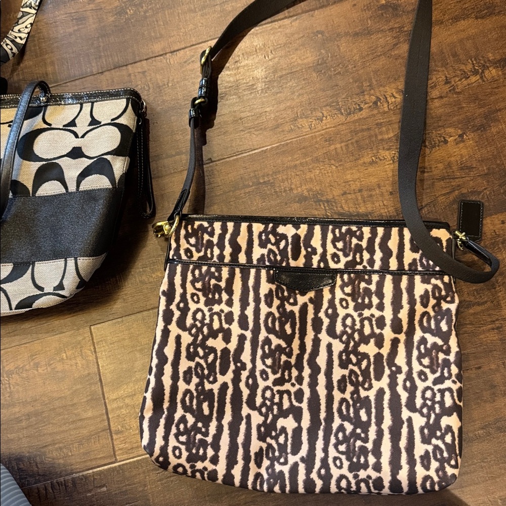 Coach blue black Wristlet and Patterned Umbrella NWT - Picture 3 of 15
